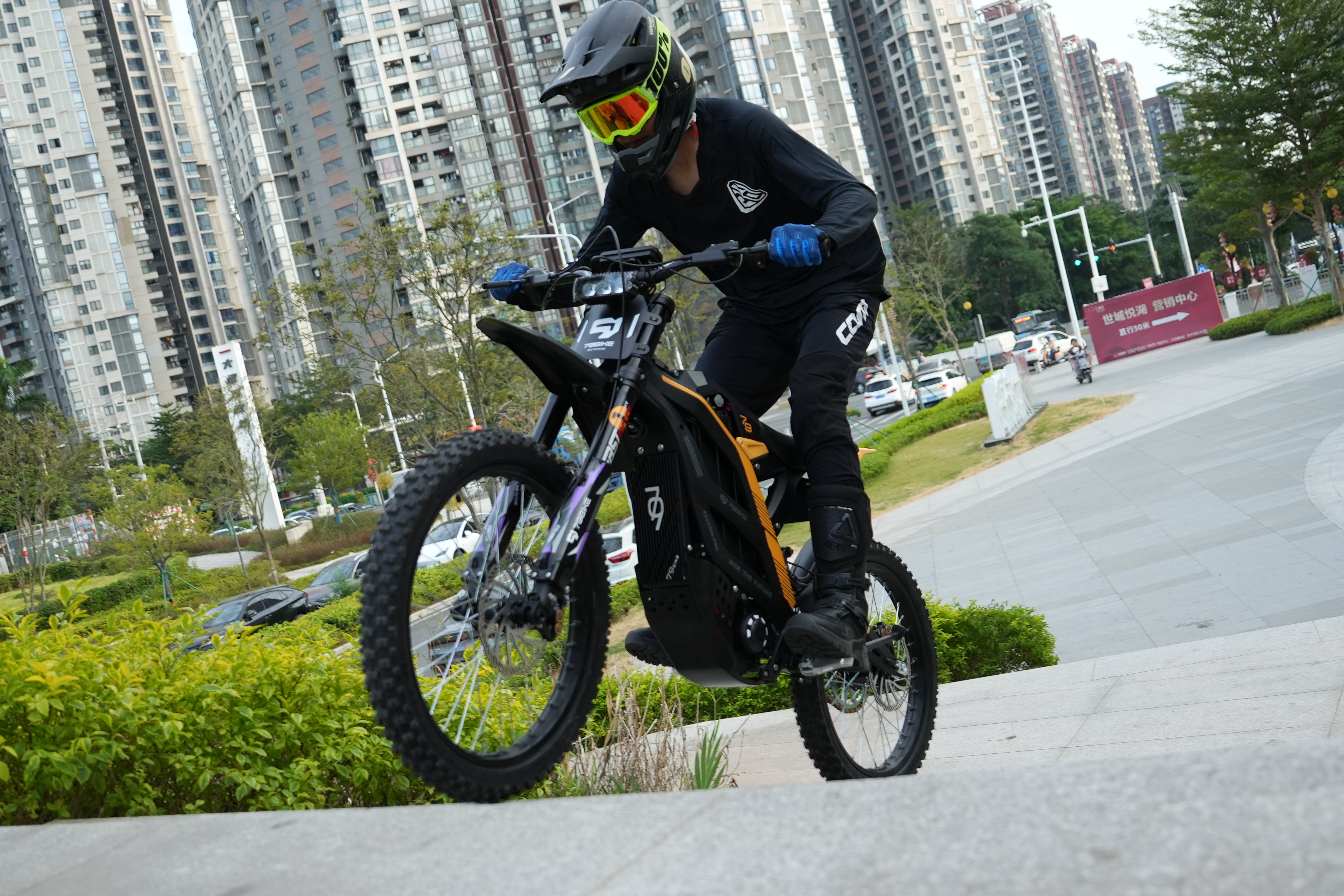 Super-Angebot! Kick&Move Falcon Pro e-Dirtbike 2025 - Schwarz/Gelb