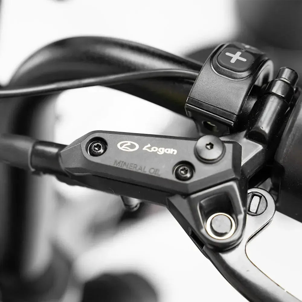 Super Deal! Kick&Move S20 PRO 9.0 2025 - Zwart - Hydraulische remmen