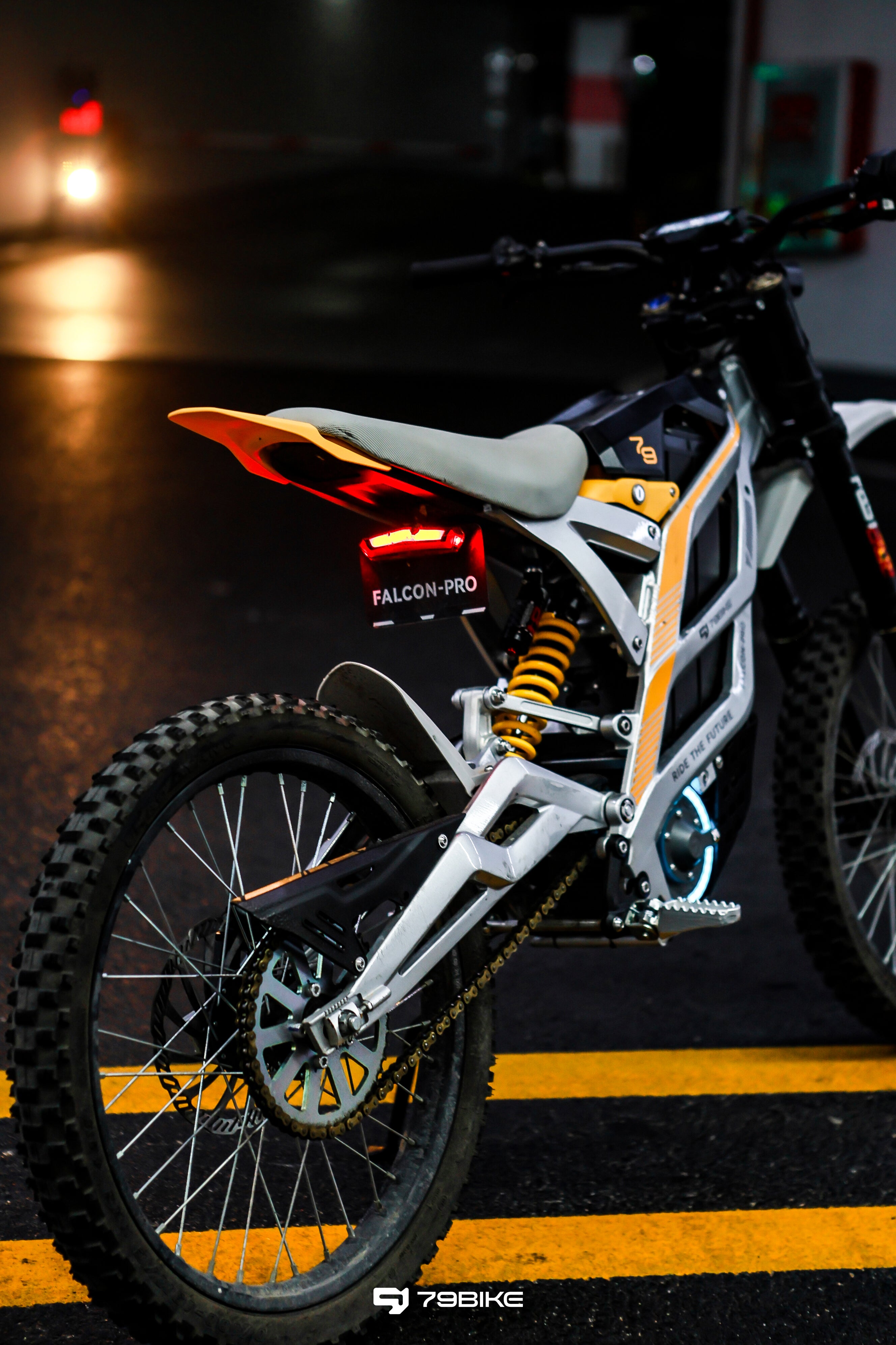 Super-Angebot! Kick&amp;Move Falcon Pro e-Dirtbike 2025 - Silber/Gelb